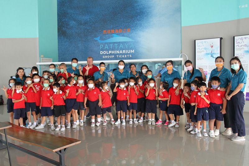 Visiting Pattaya Dolphinarium