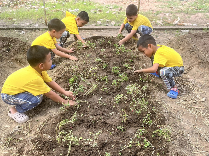 ปลูกไม้ดอก ใกล้ชิดธรรมชาติ