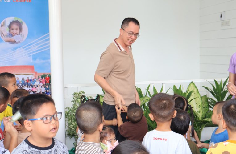 ส่งคุณพ่อโจ้เดินทาง